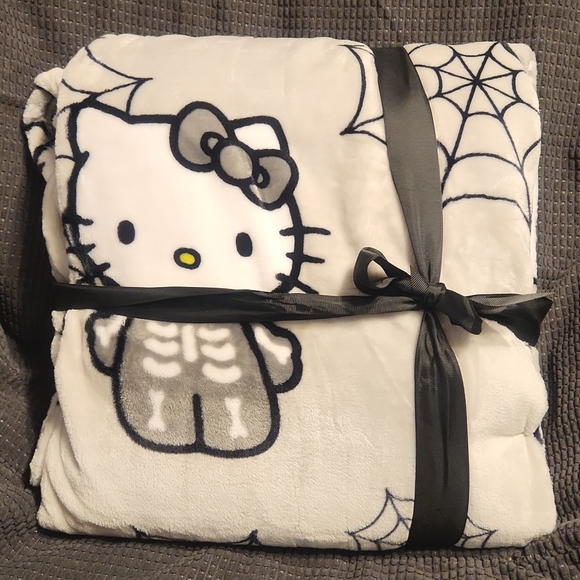 Hello Kitty Other - NWT Hello Kitty Grey Halloween Skeleton and Spiderwebs Plush Blanket - Twin Size
